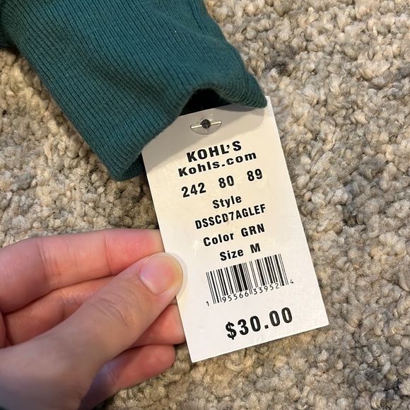 Disney Mickey Mouse women’s Christmas sweatshirt, size M, brand new with tags - Picture 4 of 5